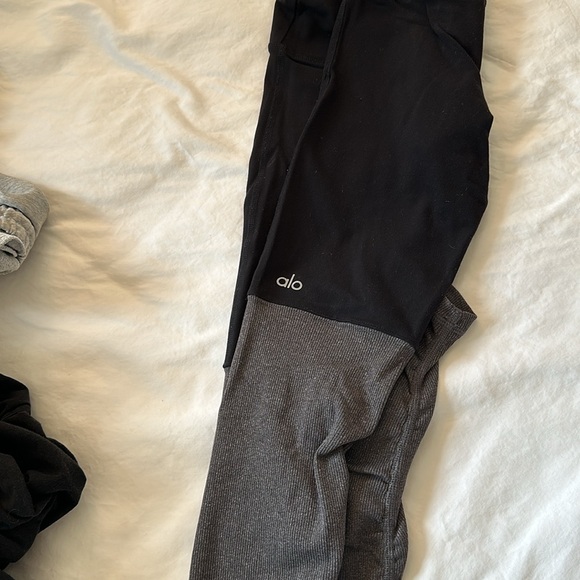 ALO leggings - Picture 2 of 2